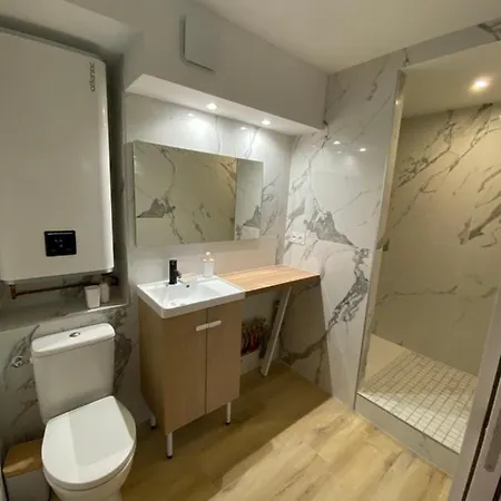 Cyprien Apartment